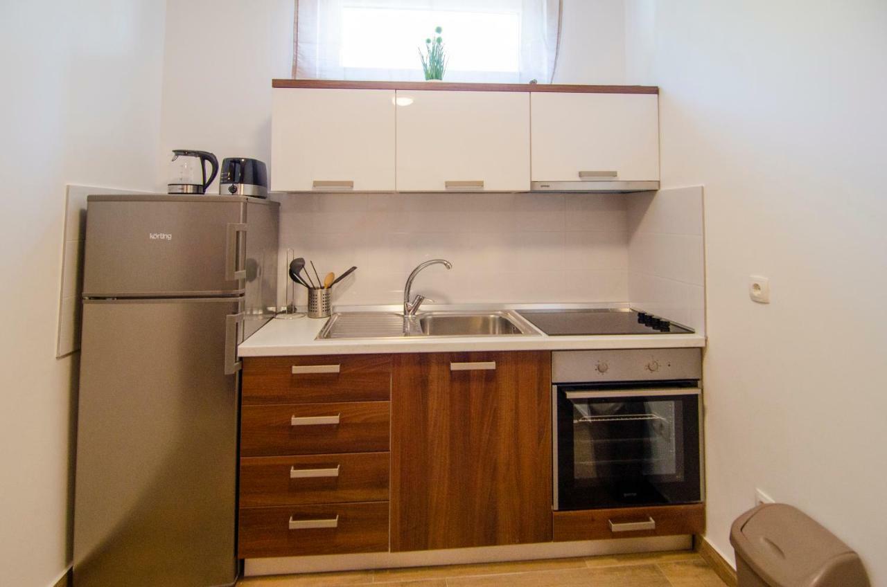 Apartments Sara 4 Bol Luaran gambar