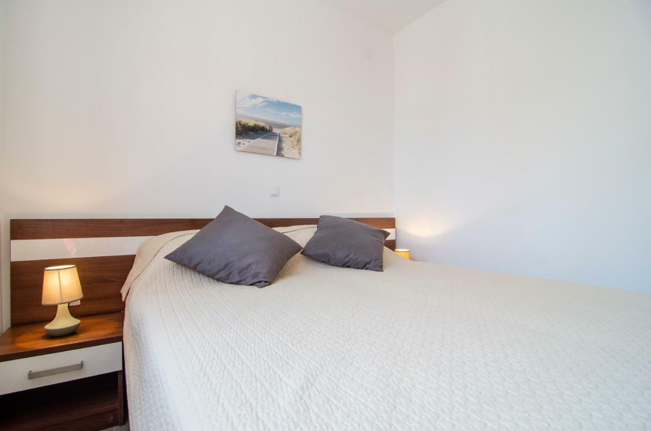 Apartments Sara 4 Bol Luaran gambar