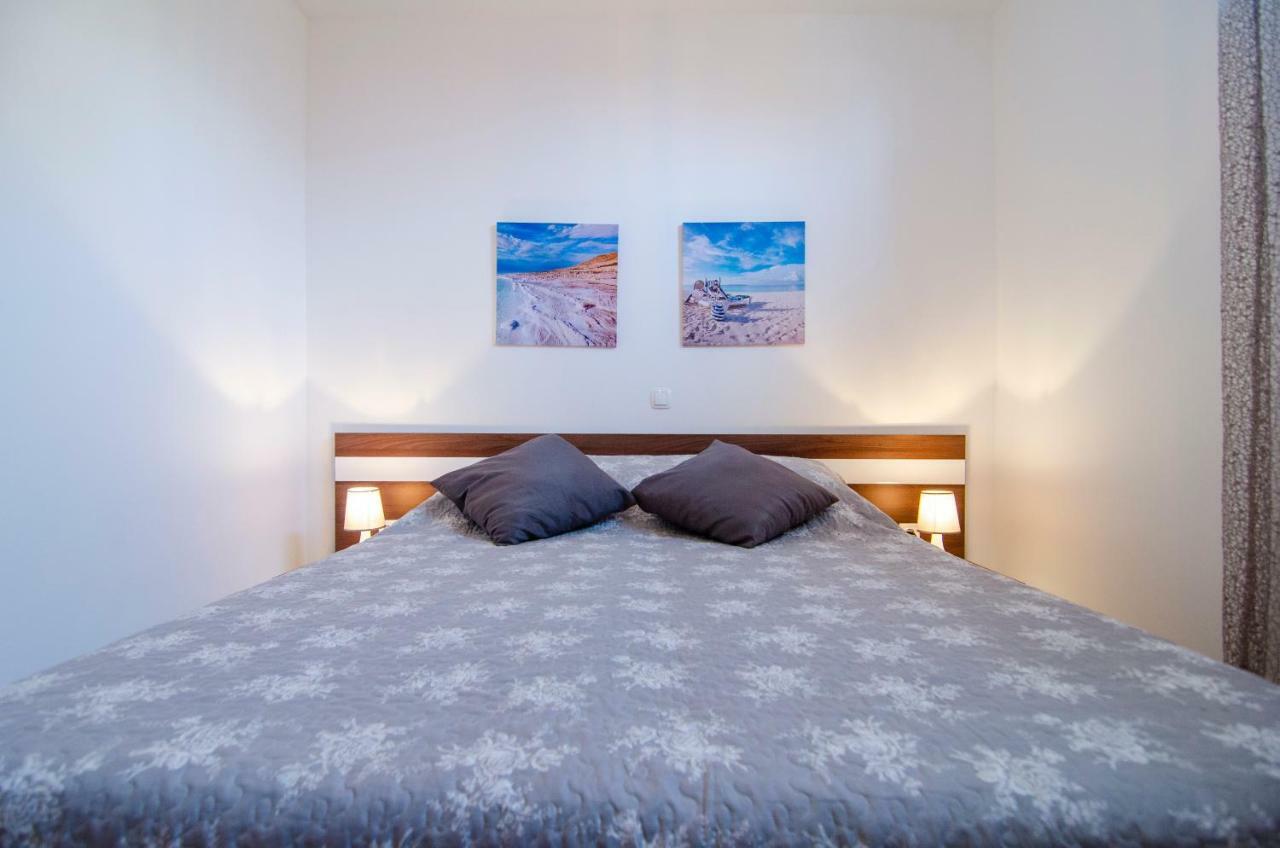 Apartments Sara 4 Bol Luaran gambar