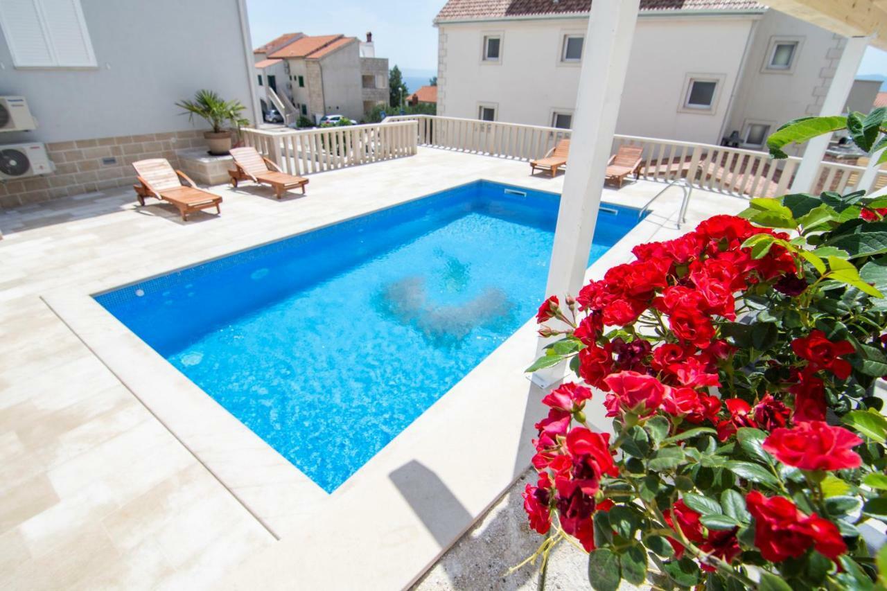Apartments Sara 4 Bol Luaran gambar