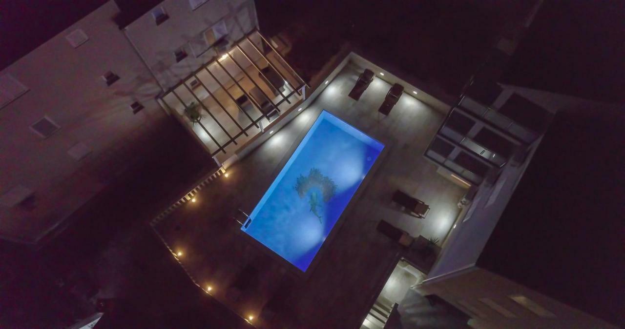 Apartments Sara 4 Bol Luaran gambar