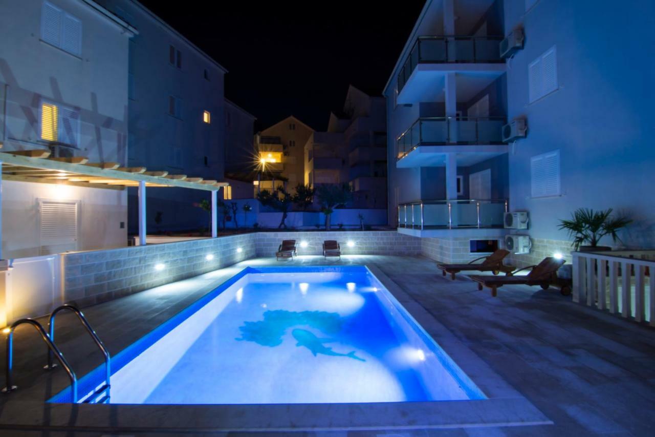 Apartments Sara 4 Bol Luaran gambar