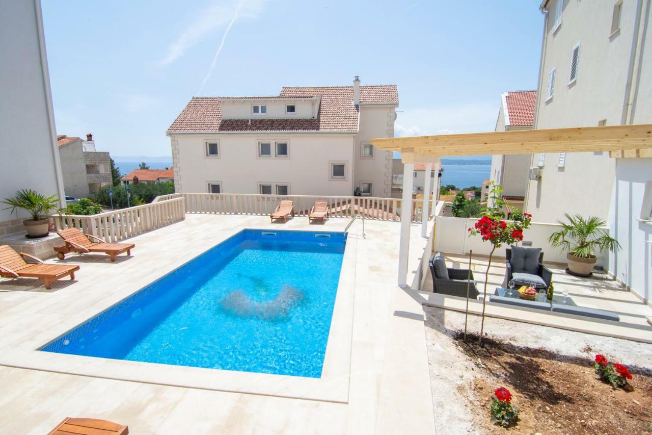 Apartments Sara 4 Bol Luaran gambar