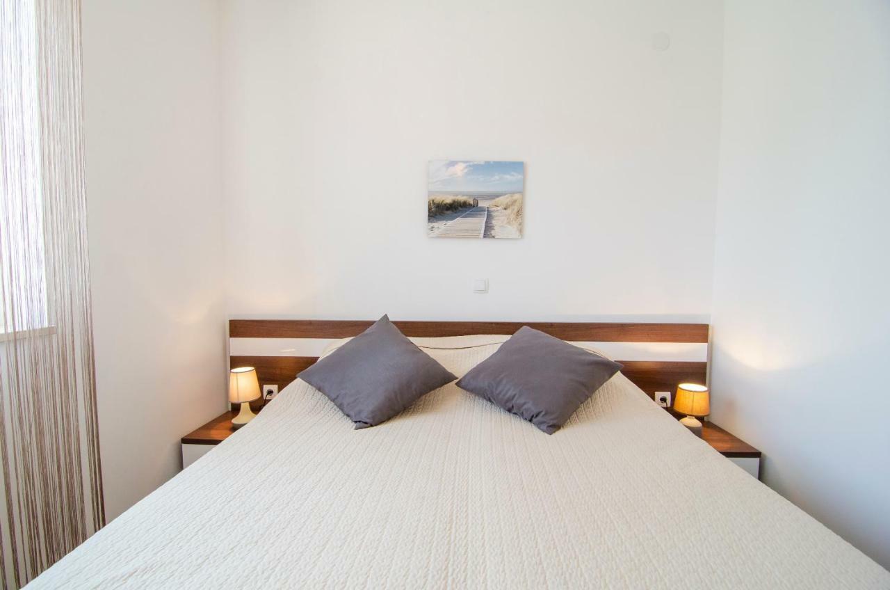Apartments Sara 4 Bol Luaran gambar