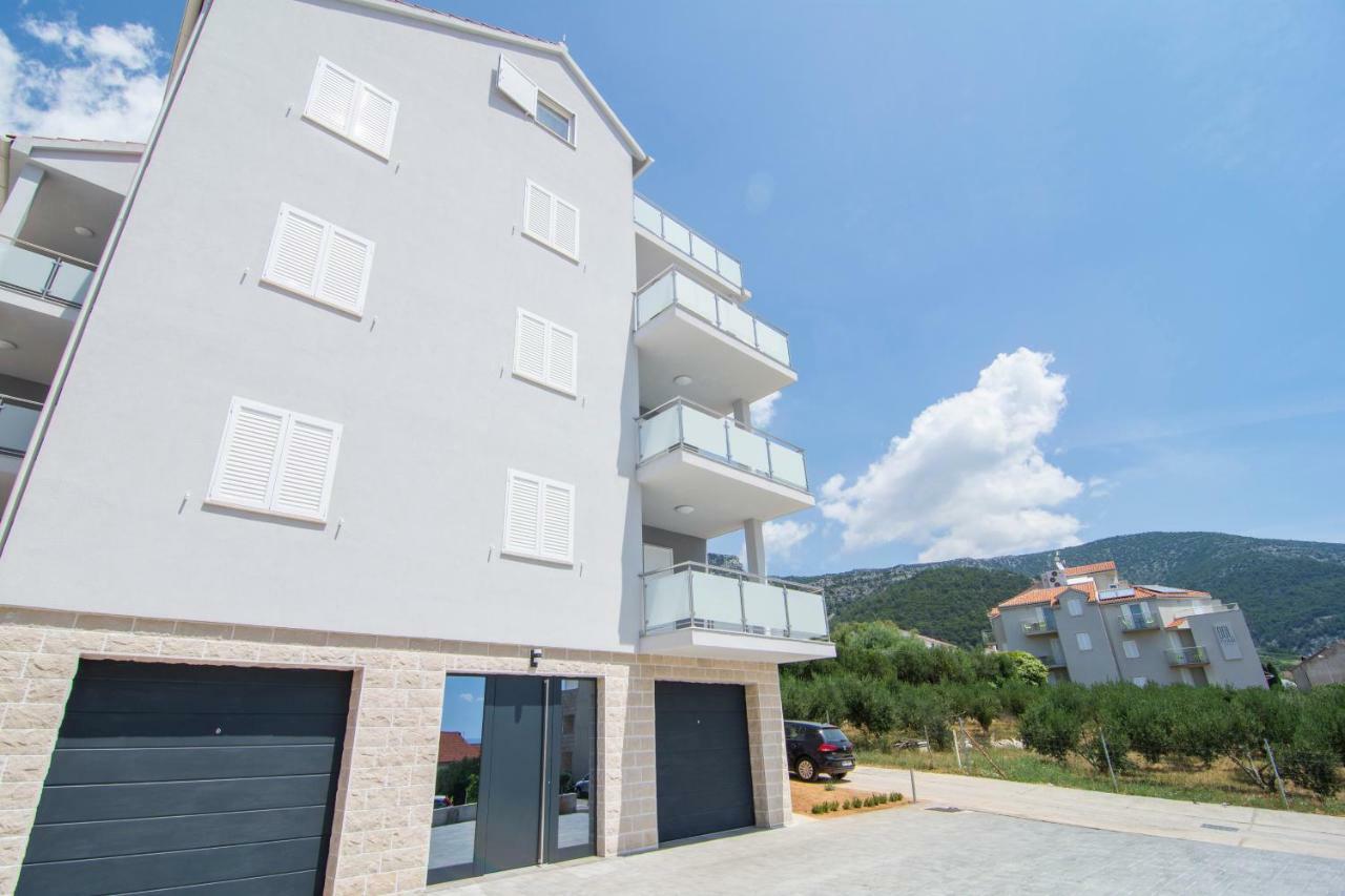 Apartments Sara 4 Bol Luaran gambar